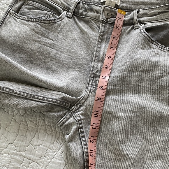 H&M High Rise Straight Leg Denim Jeans Light Acid Wash Gray Size 12 - Picture 11 of 14